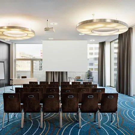 Renaissance Tower 5*