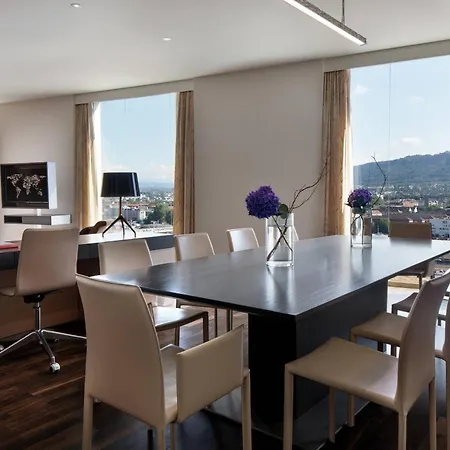 Hotel Renaissance Tower 5*