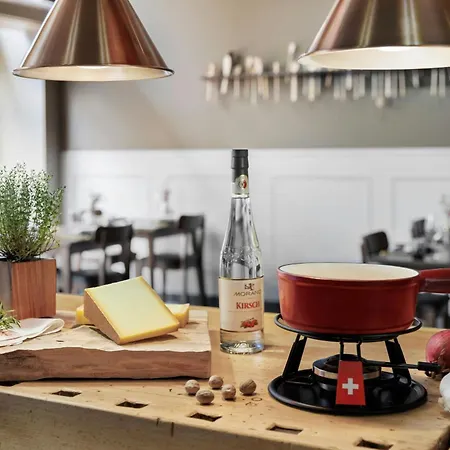 Hotell Renaissance Tower 5*