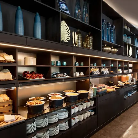 Renaissance Tower Hotell