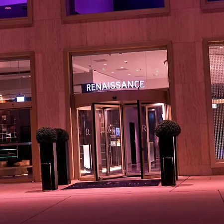 Renaissance Tower Szálloda 5*