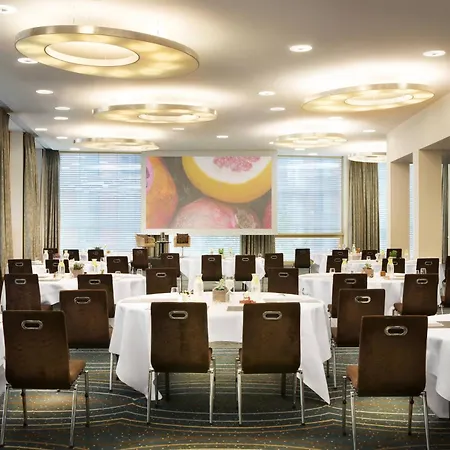 Renaissance Tower 5*