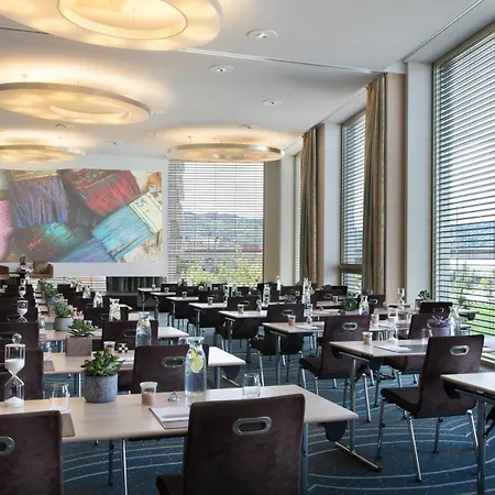 Renaissance Tower Szálloda