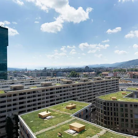 Renaissance Tower Готель