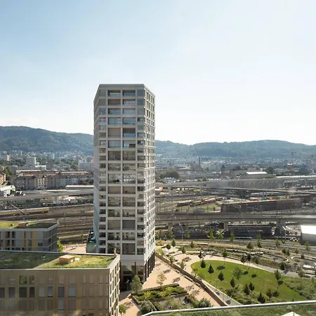 Renaissance Tower Szálloda 5*