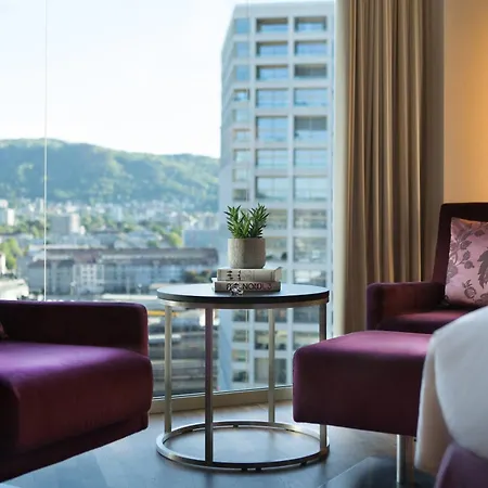 Renaissance Tower 5* Zürich