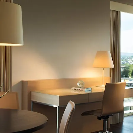 Renaissance Tower 5* Zürich