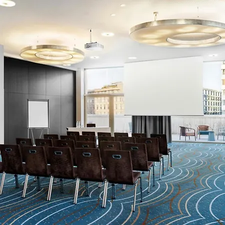 Renaissance Tower 5*