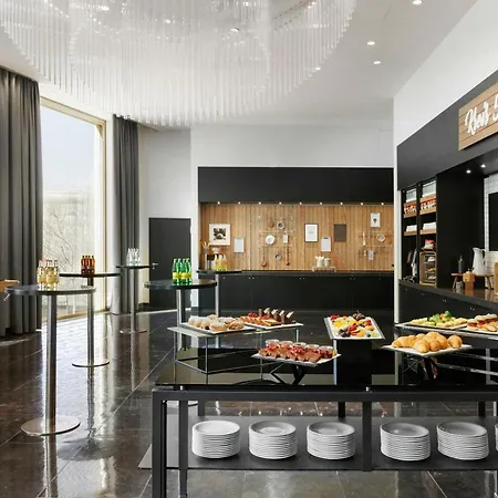 Renaissance Tower 5* Zürich