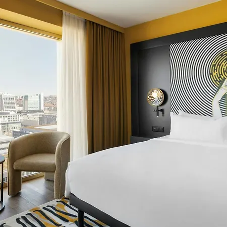 Hotel Renaissance Tower