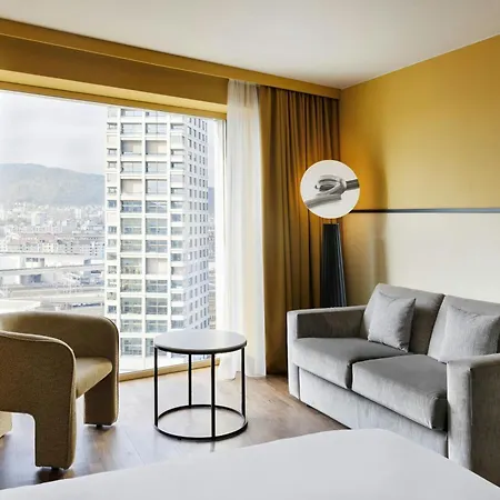 Hotel Renaissance Tower