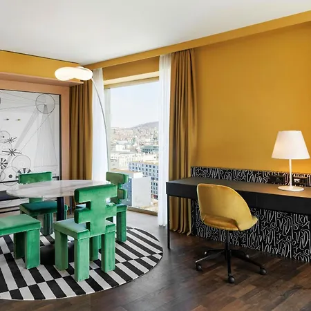 Szálloda Renaissance Tower 5*