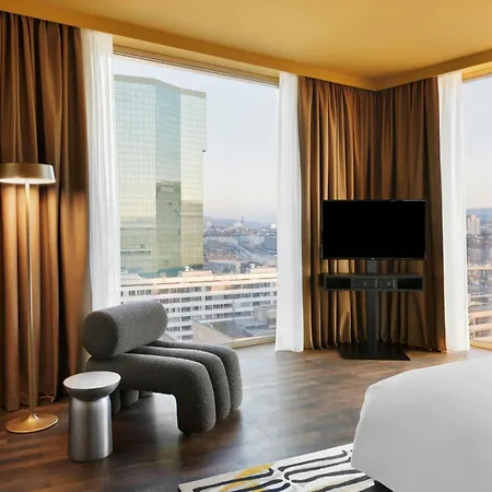 Renaissance Tower 5*