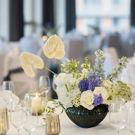 Renaissance Tower 5* Zurich