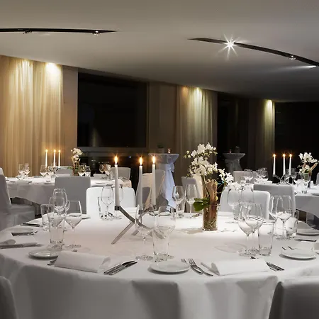 Renaissance Tower Готель 5*