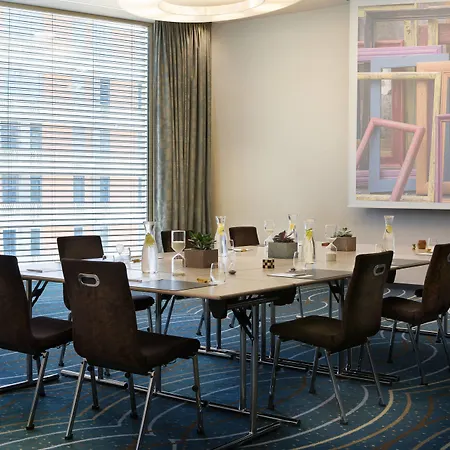 Hotel Renaissance Tower 5*