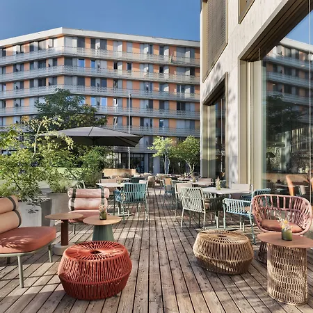 Renaissance Tower 5* Цюрих