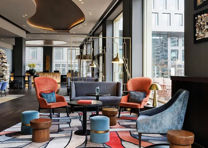 מלון Renaissance Tower 5*