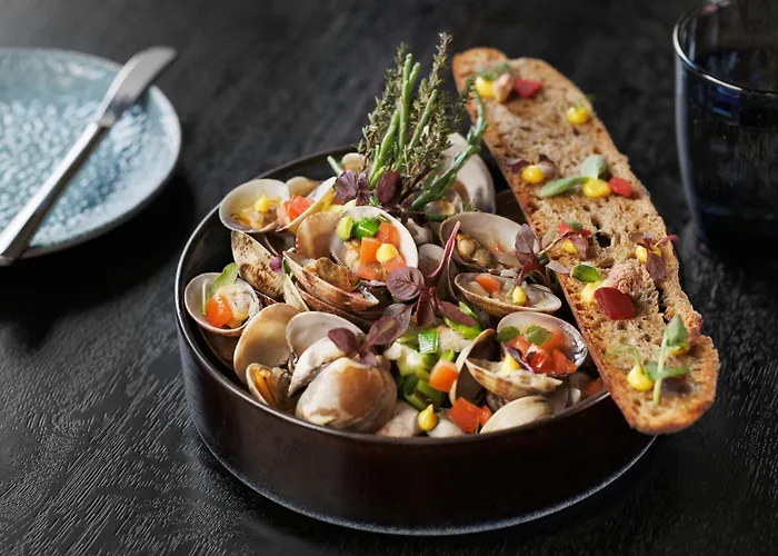 Renaissance Tower מלון 5*