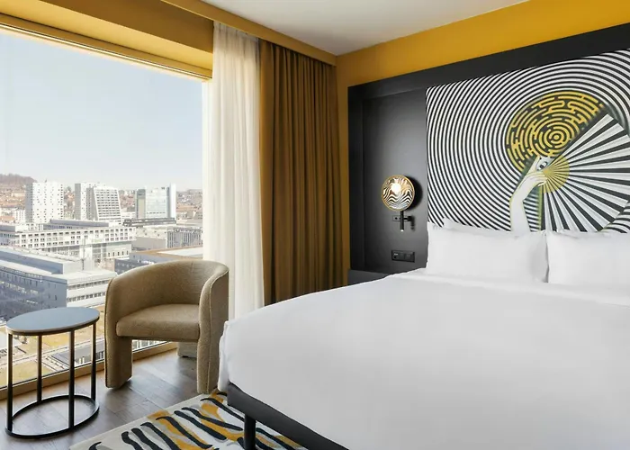 Hotel Renaissance Tower