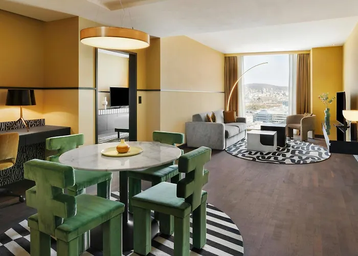 Renaissance Tower 5* Zurique