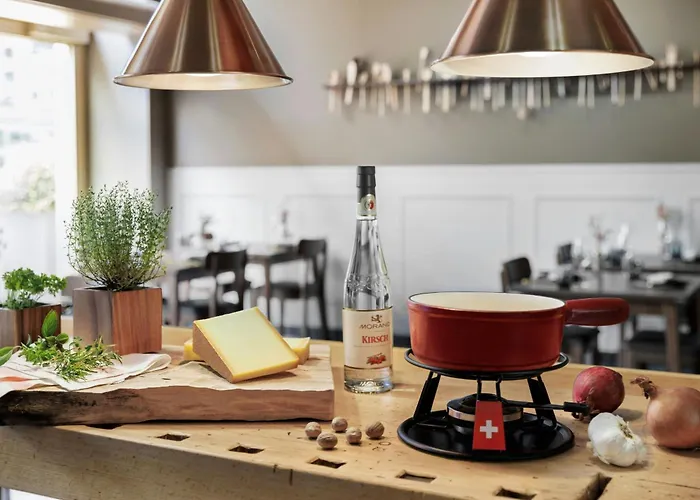 Hotel Renaissance Tower 5*