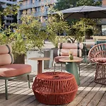 Renaissance Tower Hotell