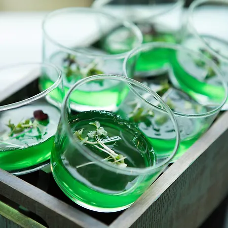 Renaissance Tower Ξενοδοχείο 5*