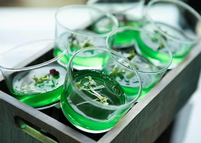 Renaissance Tower Hotell 5*